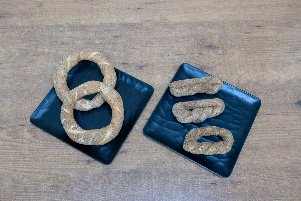 Dondurulmuş Haşhaşlı Simit