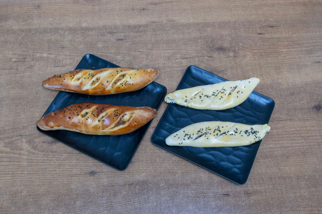 Dondurulmuş Kıymalı Kır Pidesi